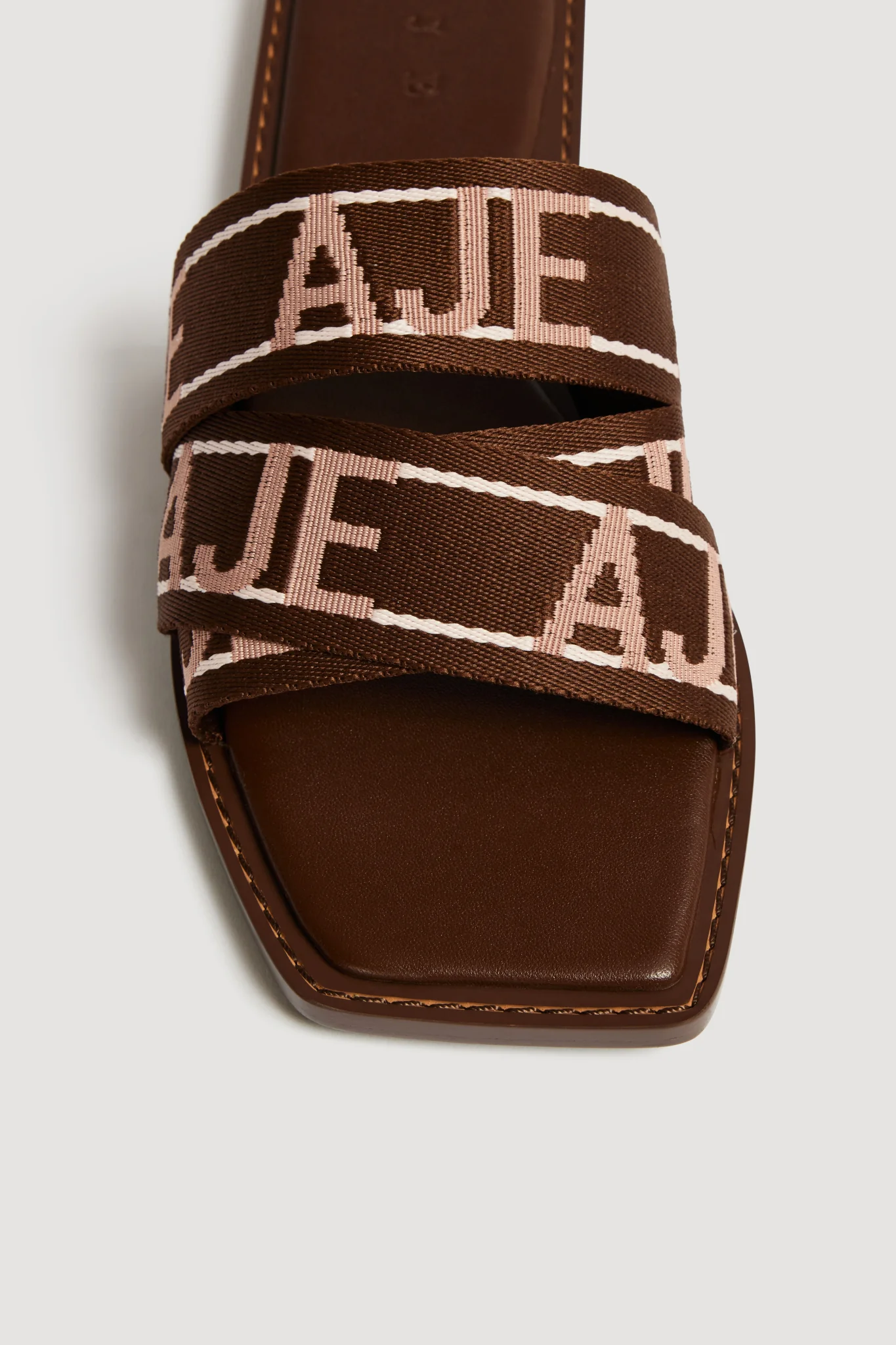Anais Slide - Image 4