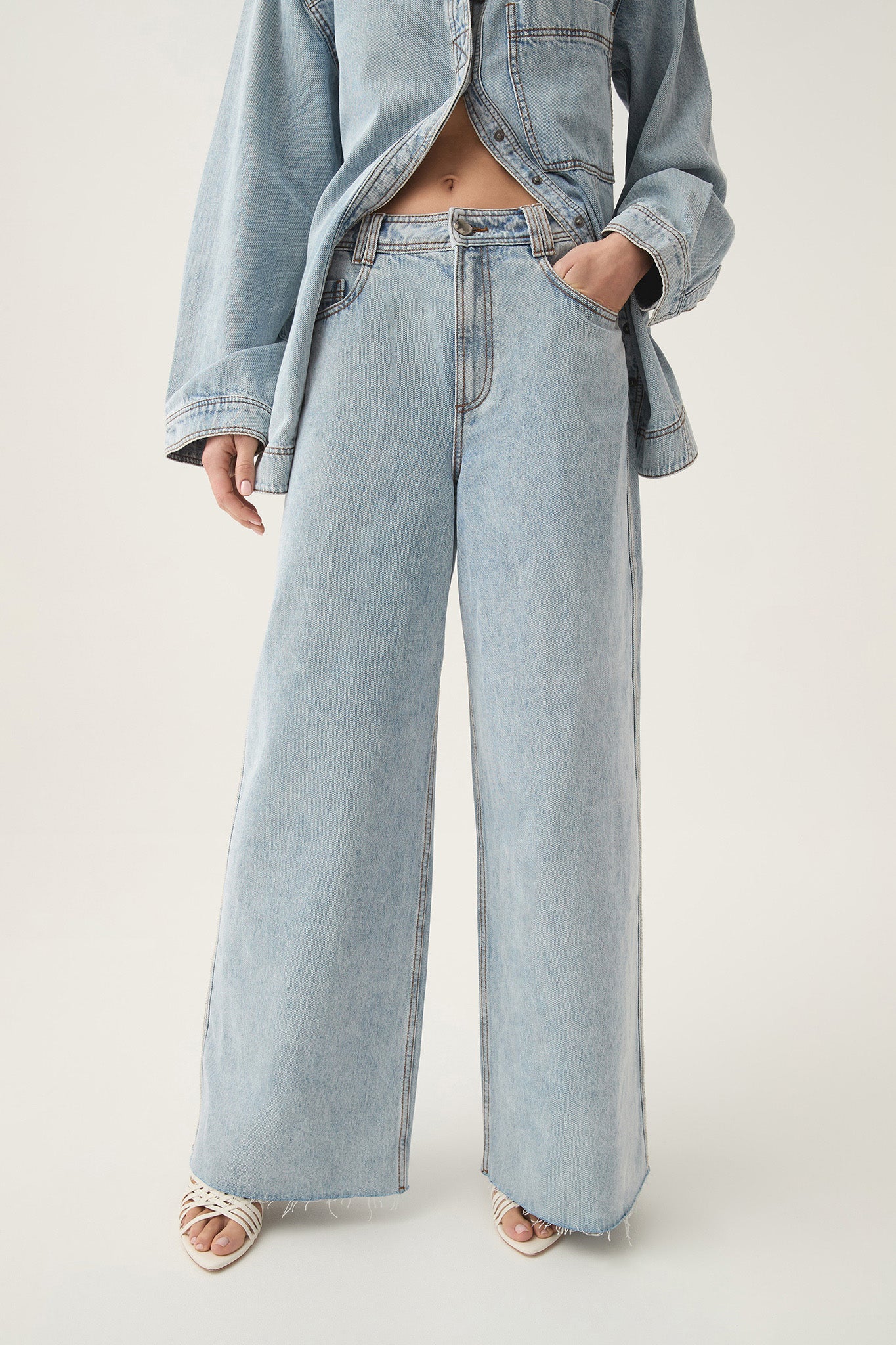 Aura Wide Leg Jeans - Image 4