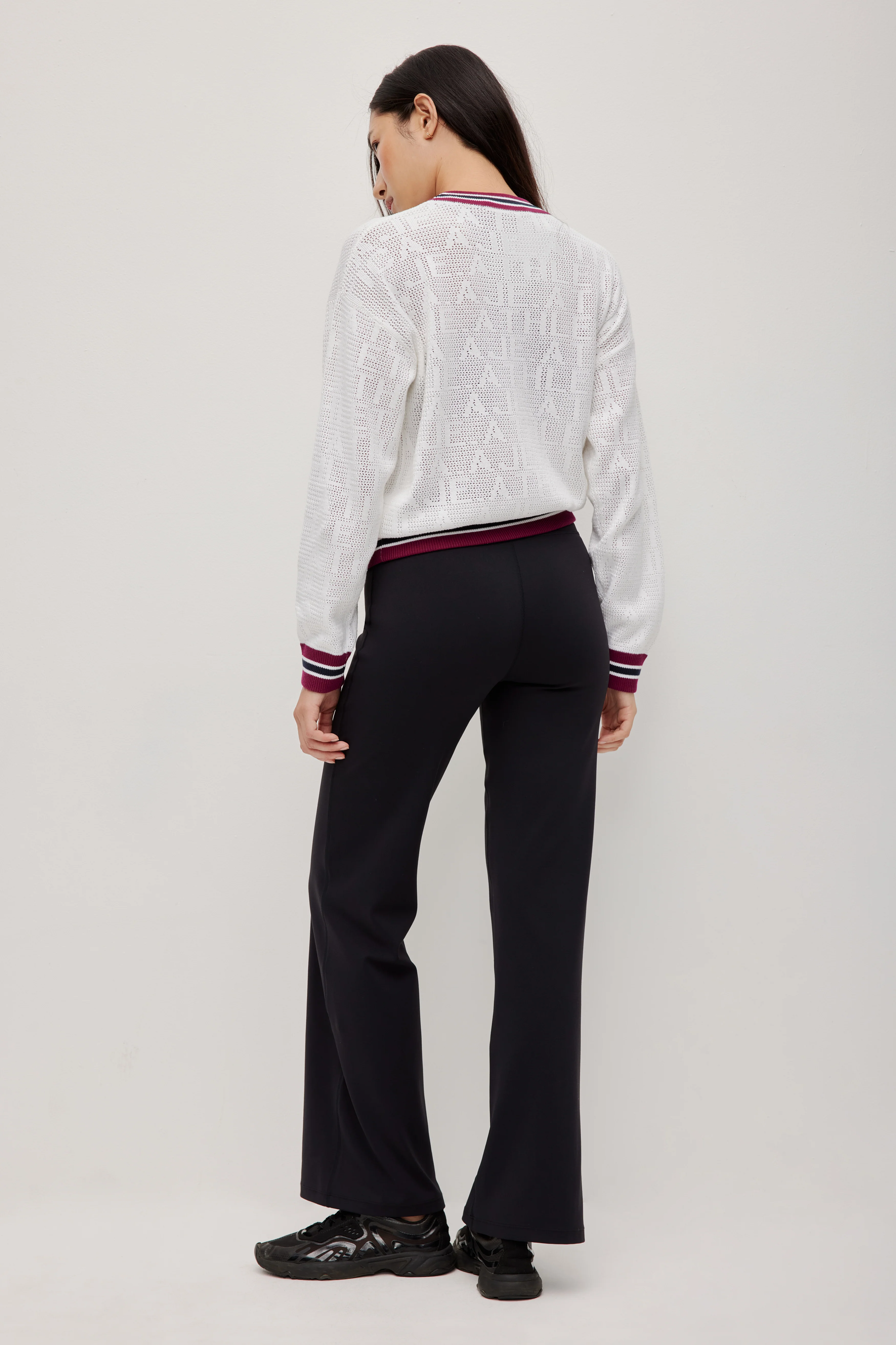 Contrast Logo Knit Crew 417 - Image 8