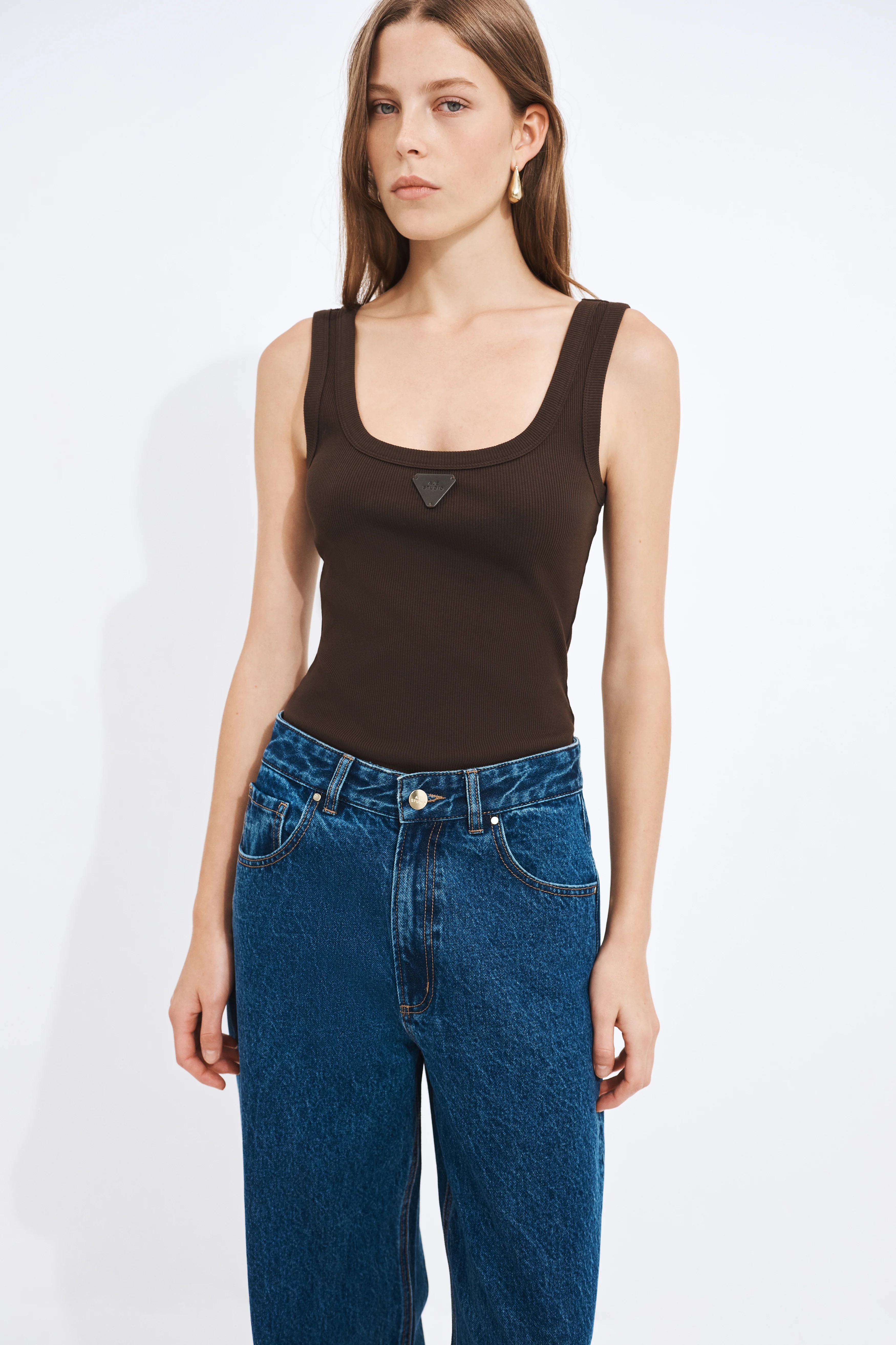 Cowrie Scoop Tank