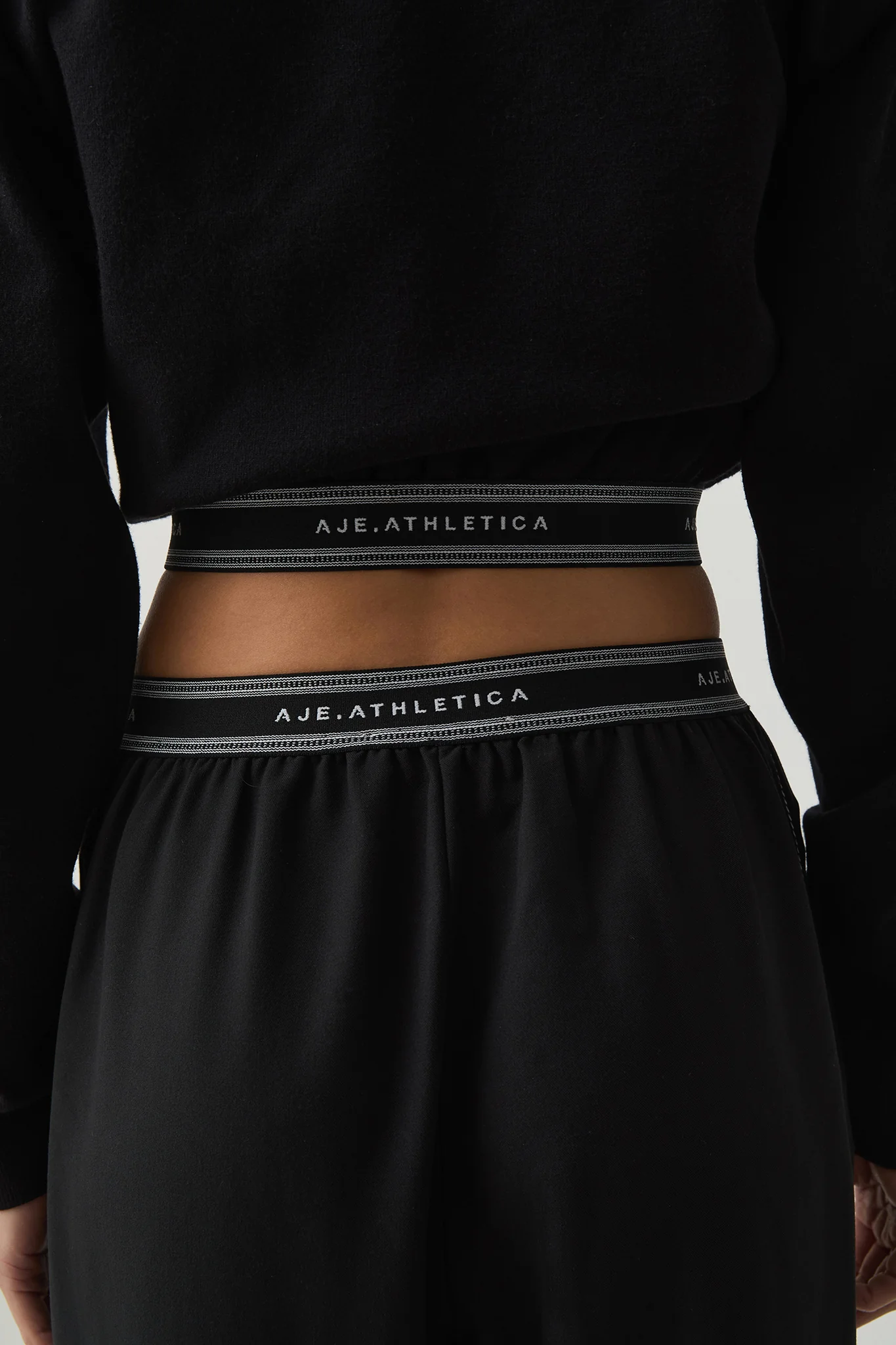 Cropped Elastic Logo Crew - Image 4