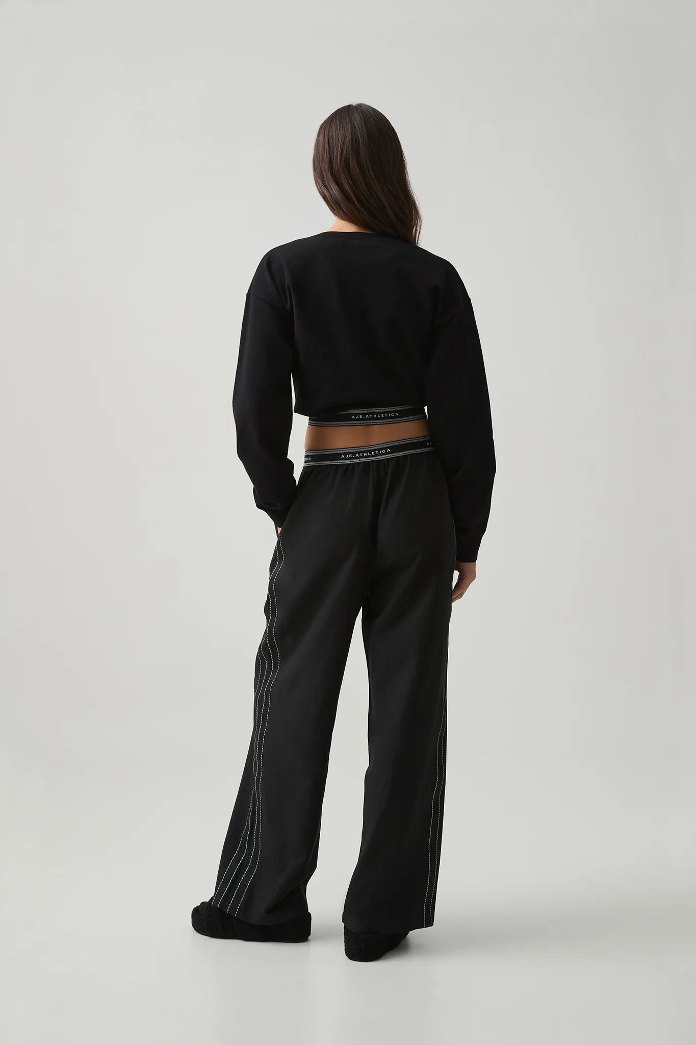 Cropped Elastic Logo Crew - Image 6