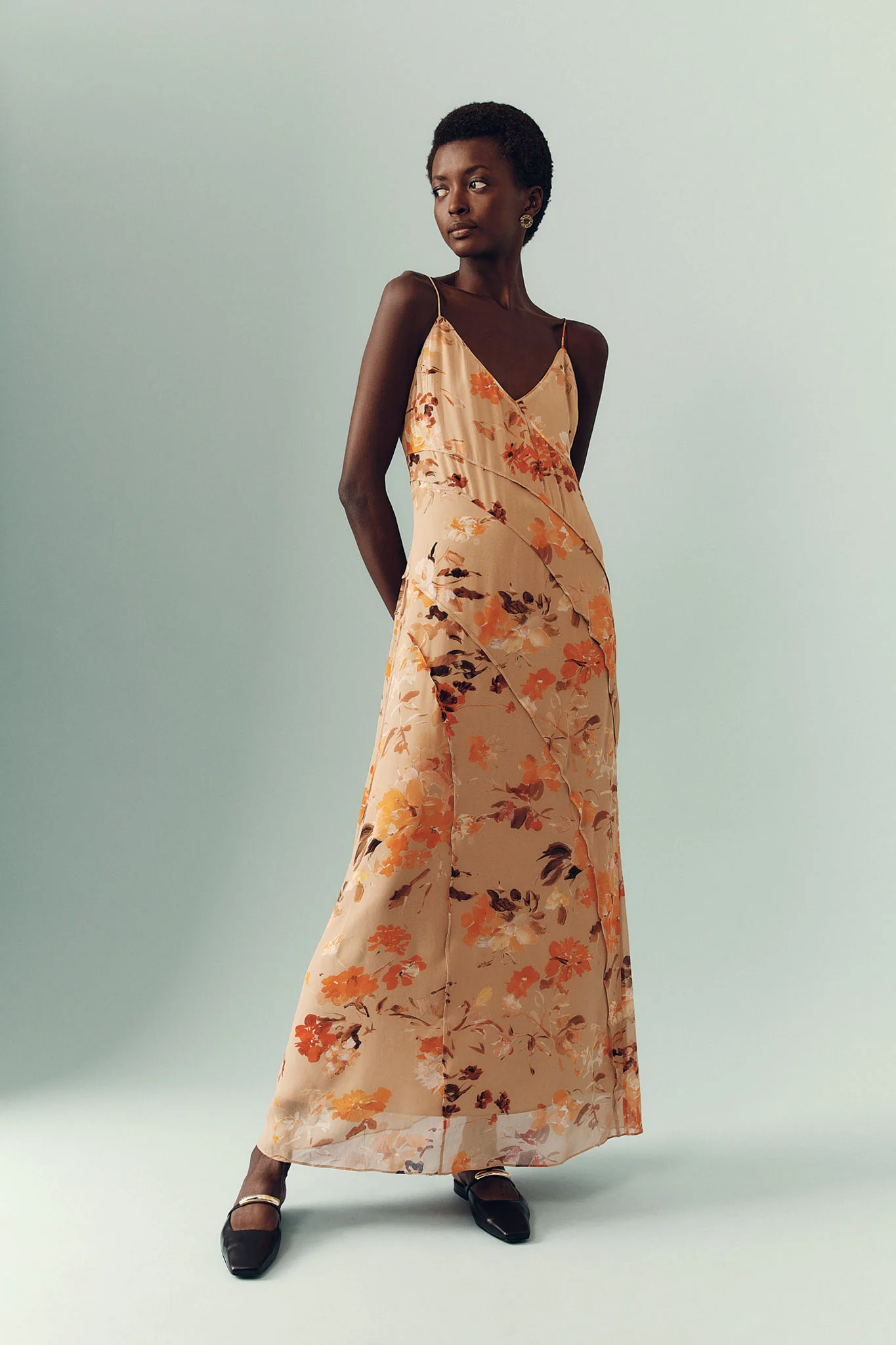 Exurbia Seamed Midi Dress - Image 6