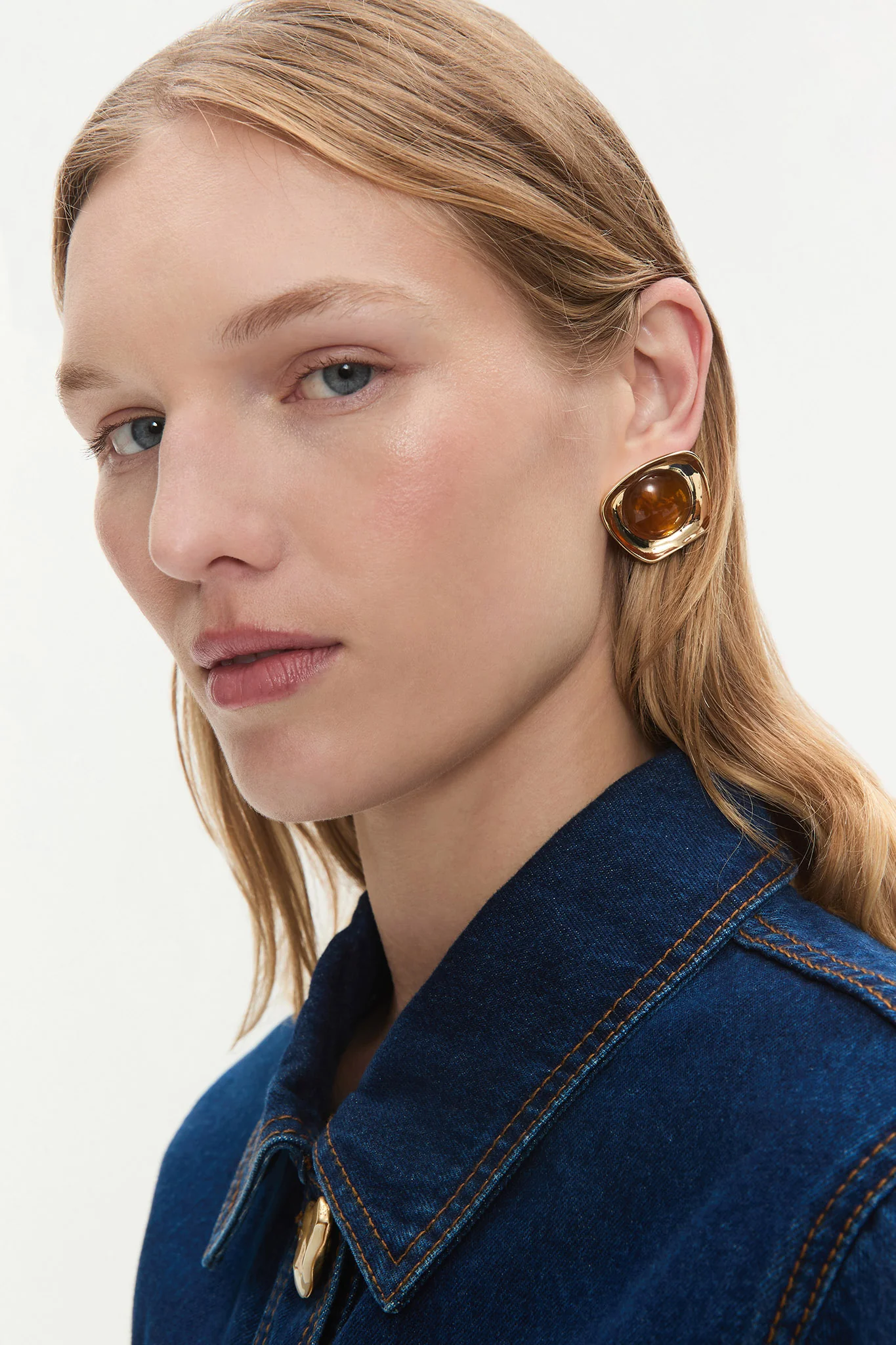 Fee Stud - Image 3