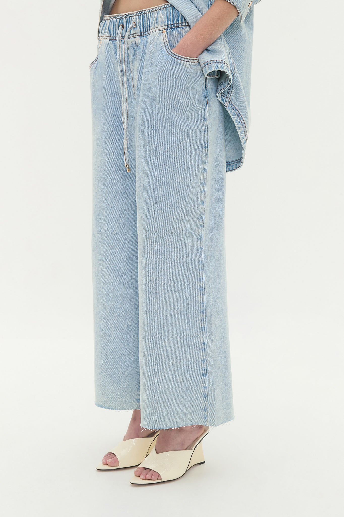 Flynn Crop Denim Jeans - Image 4