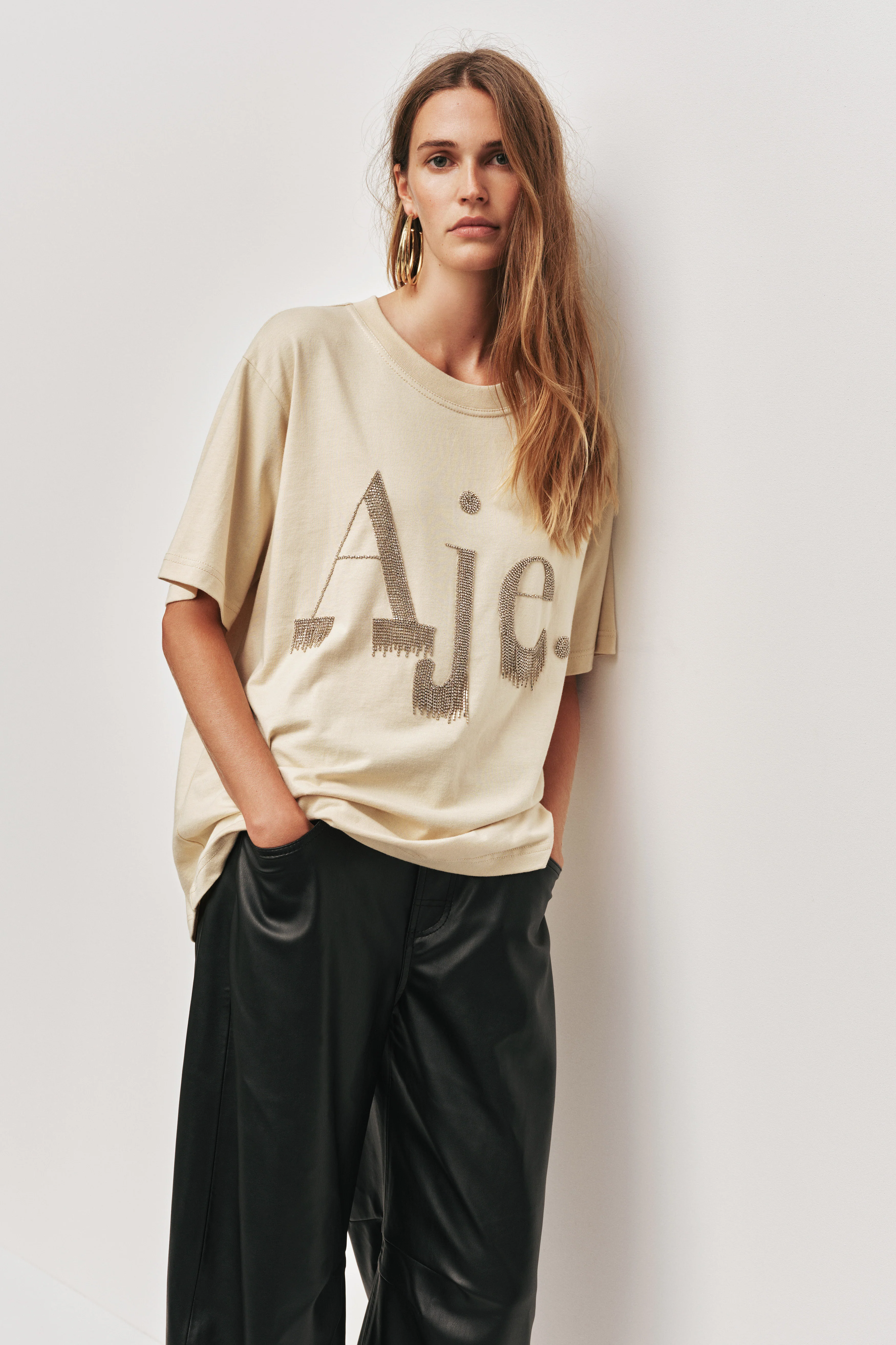 Goldie Oversized Tee - Image 3