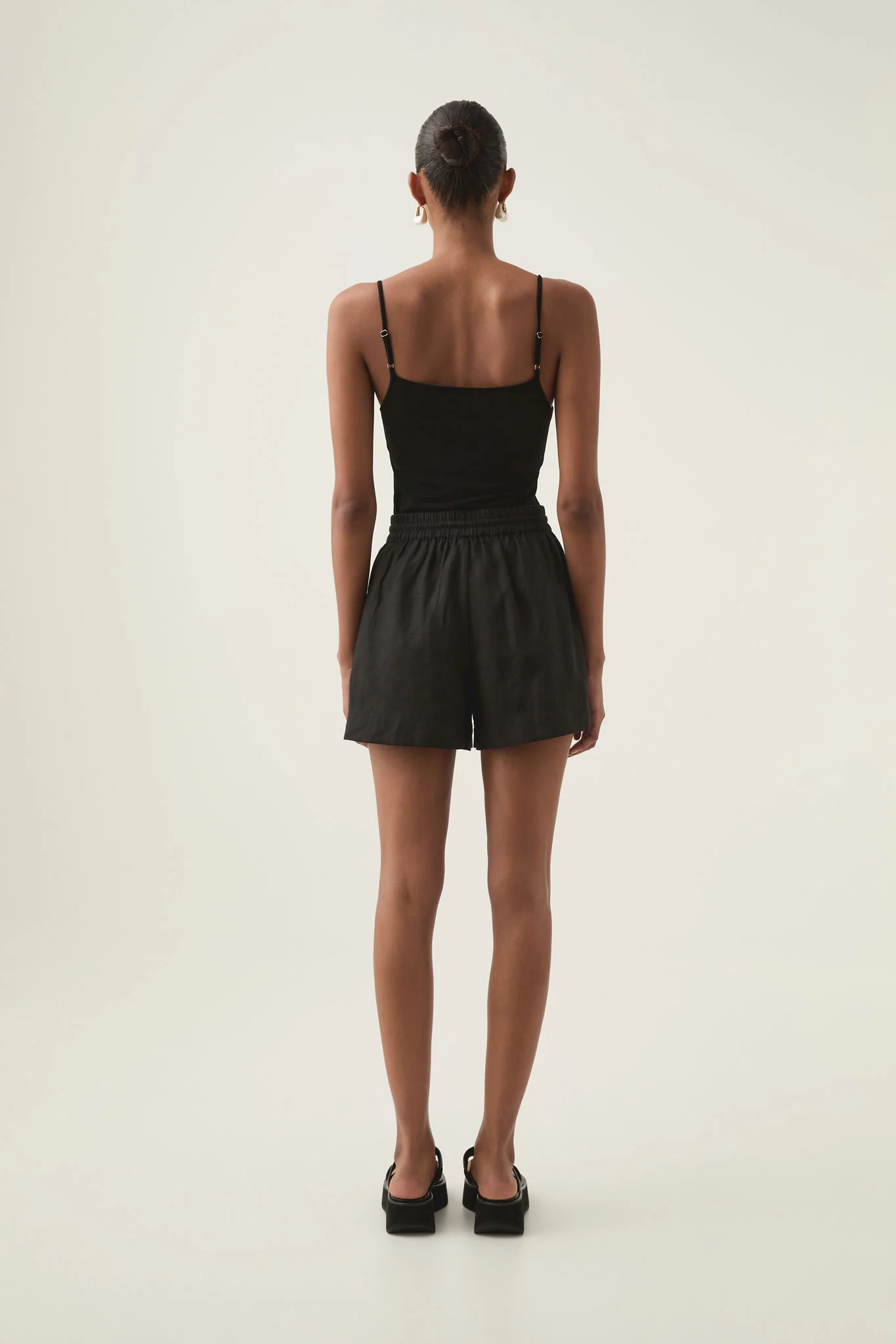 Imogen Logo Linen Short - Image 6