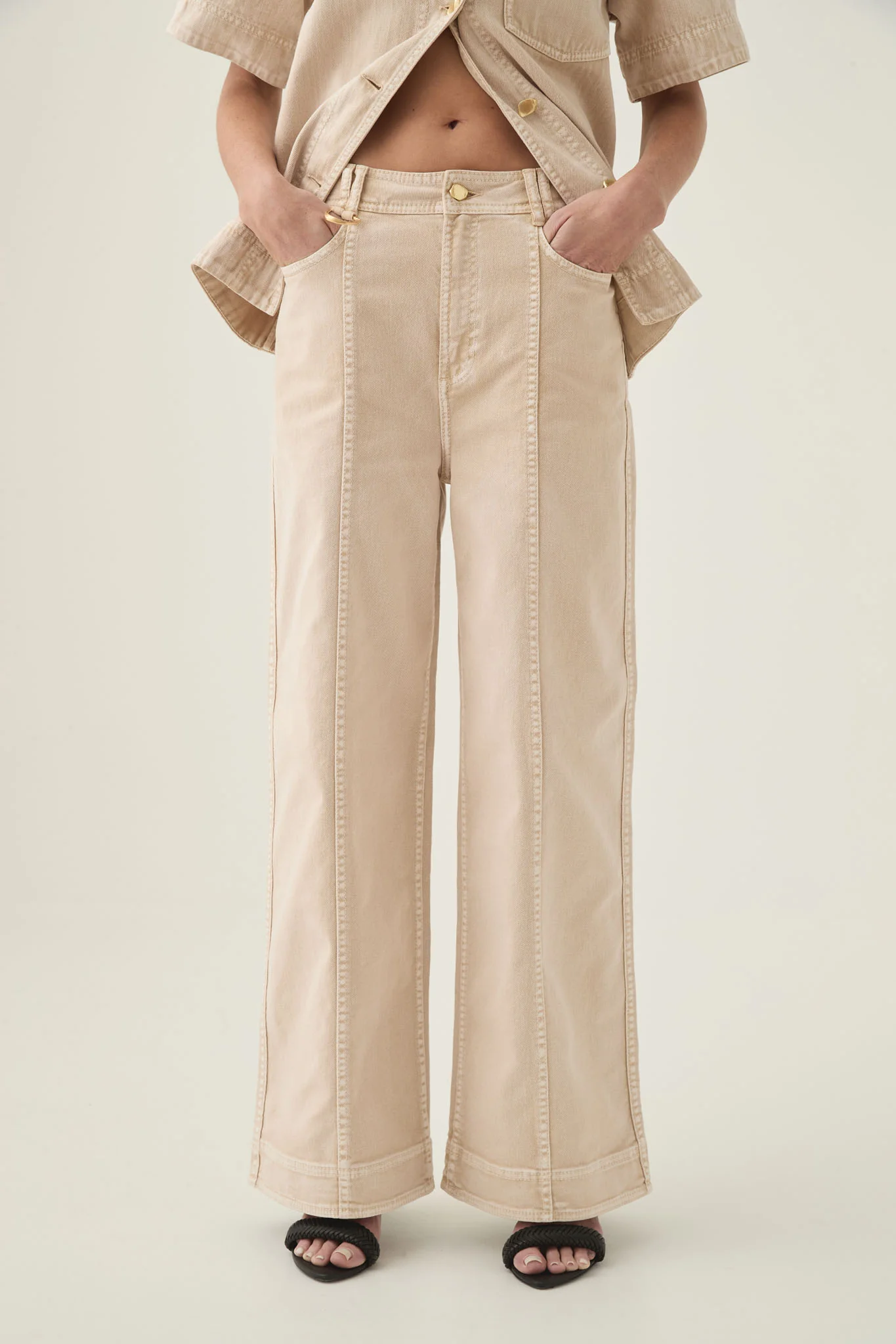 Kya Contrast Wide Leg Jeans - Image 4