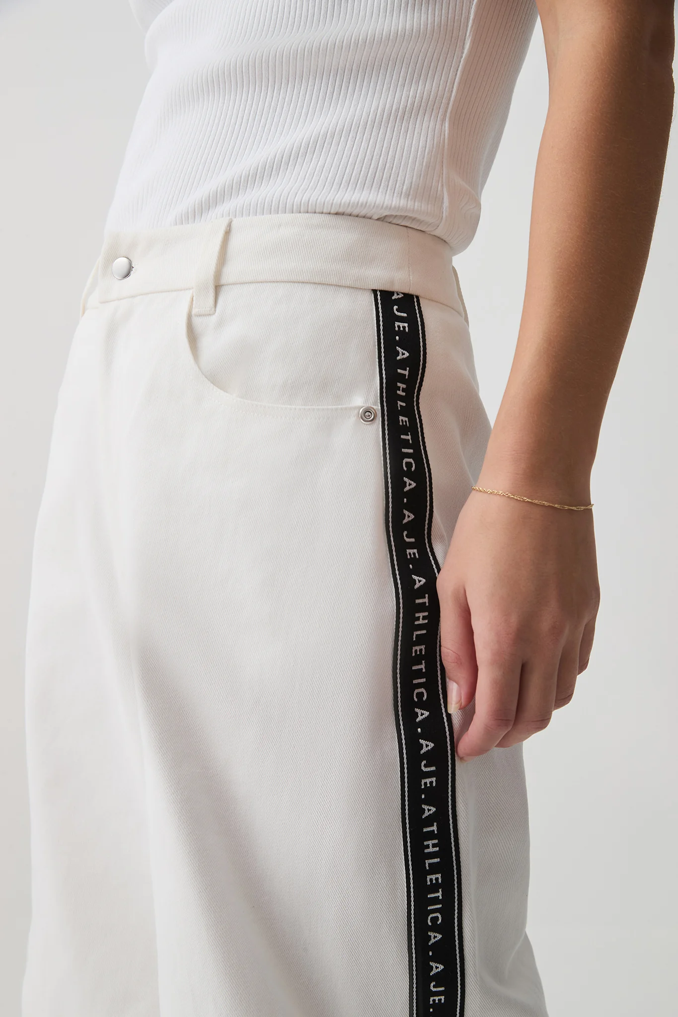 Logo Tape Twill Jean 519 - Image 4