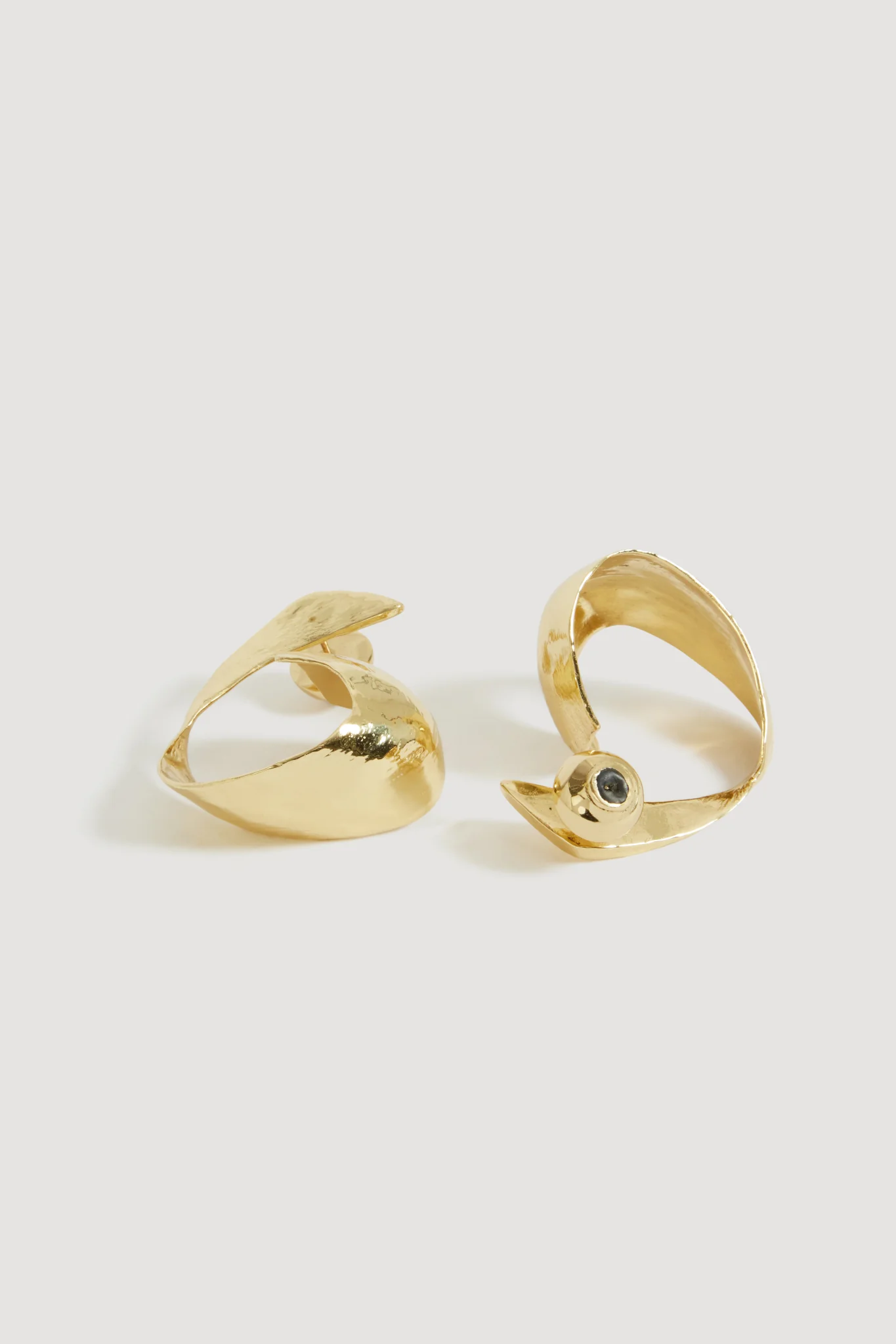 Melody Ribbon Earring - Image 2