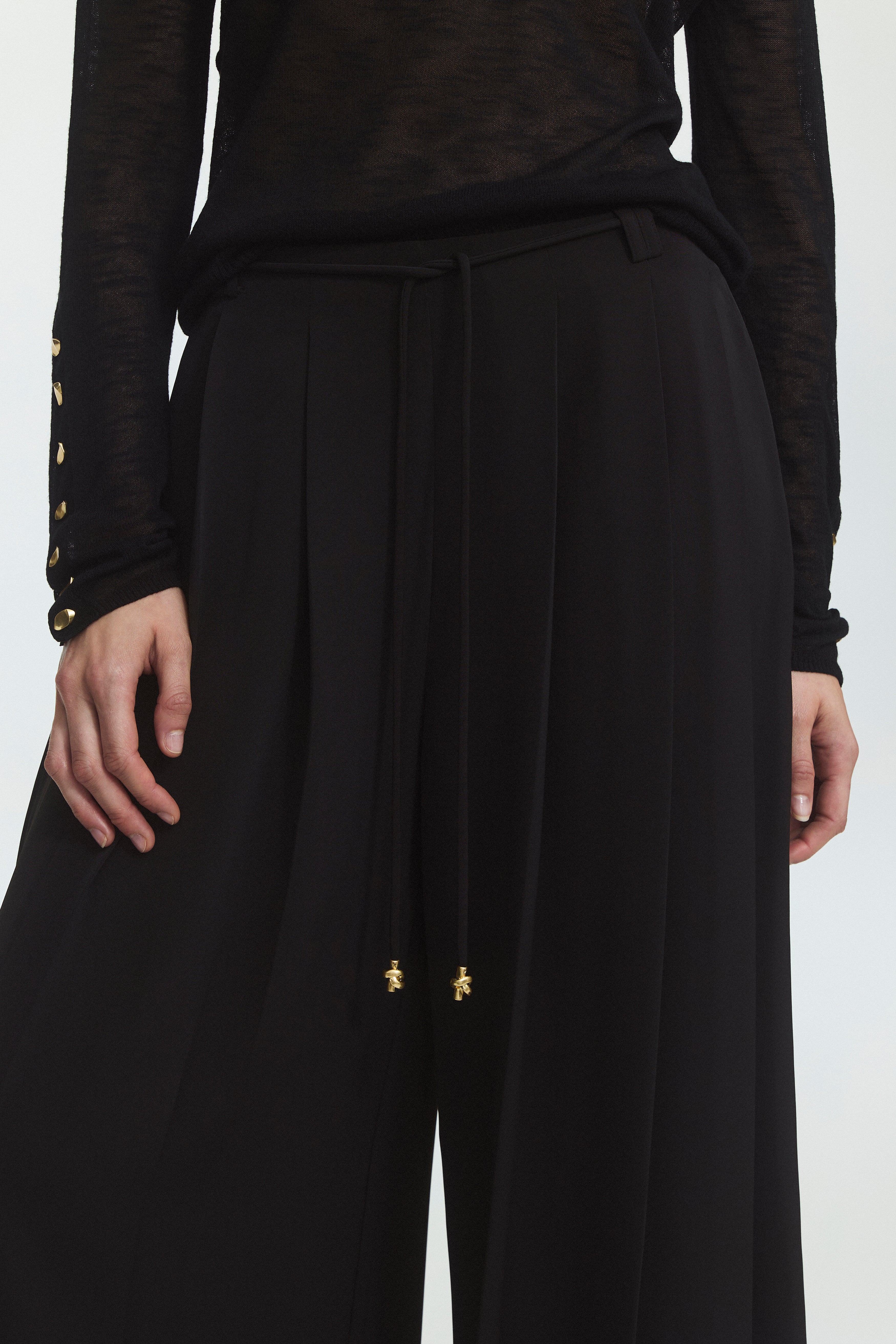 Noor Pant - Image 4
