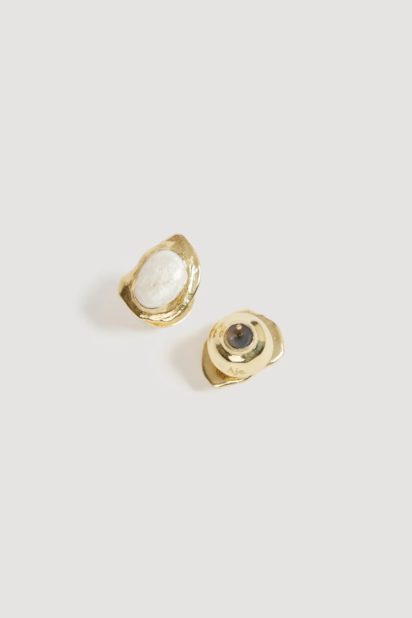 Nyelle Small Stud - Image 2