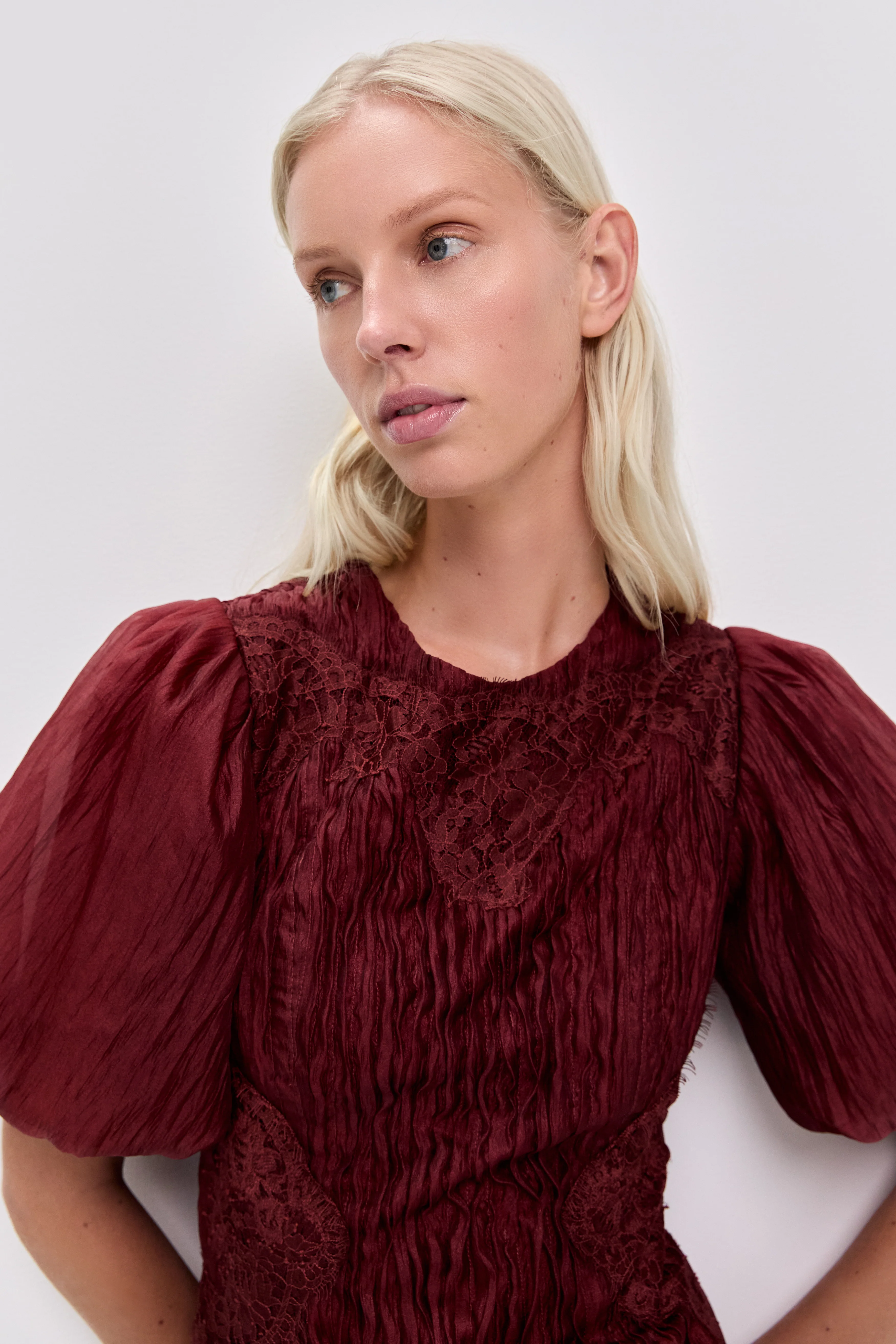 Ophelia Lace Midi Dress - Image 4