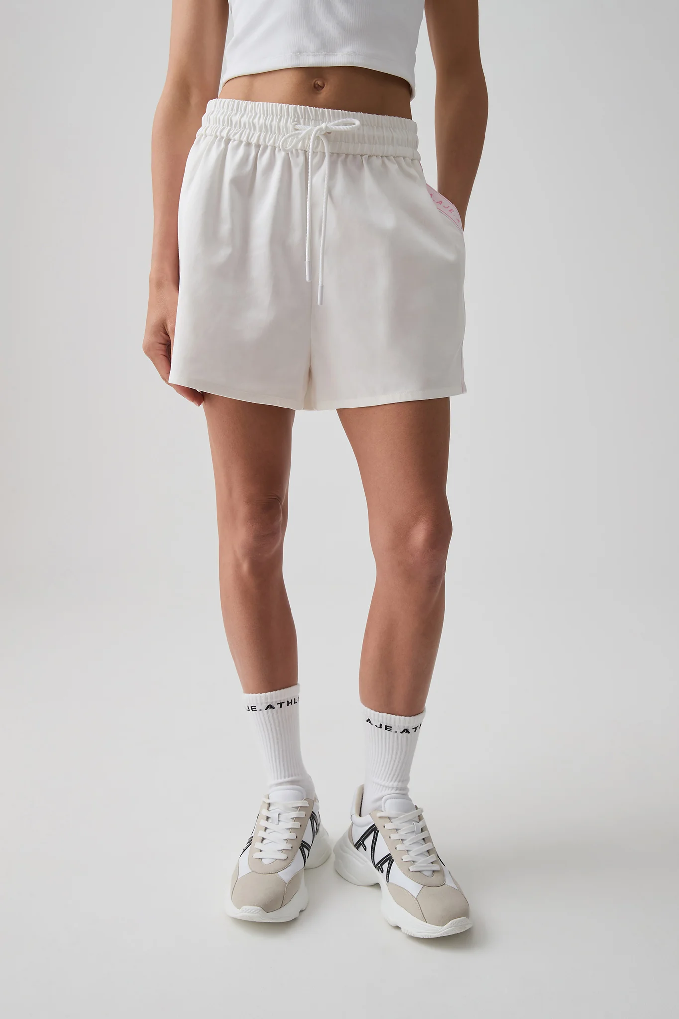 Relaxed Logo Tape Short 603 - Image 5