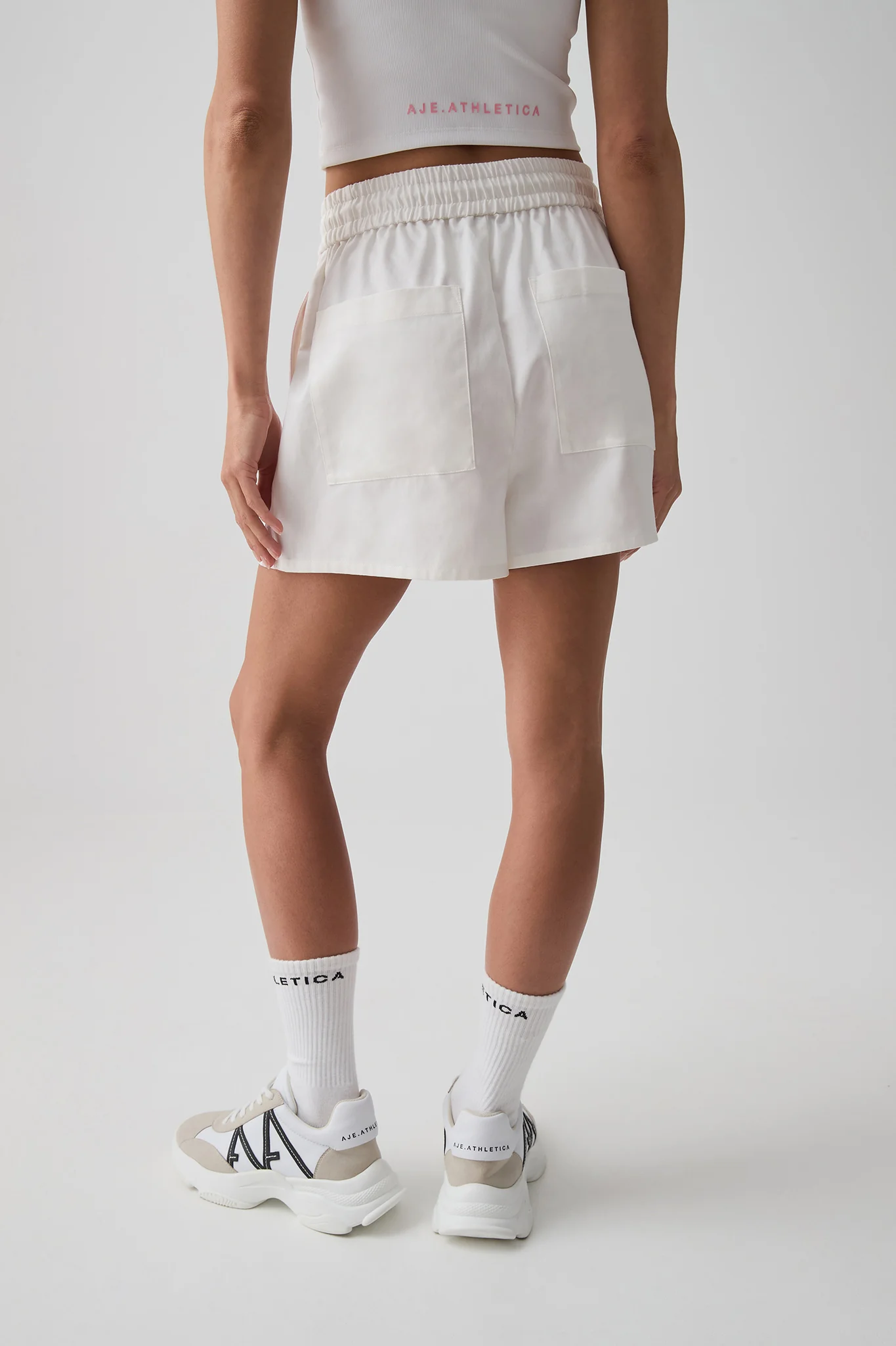 Relaxed Logo Tape Short 603 - Image 6