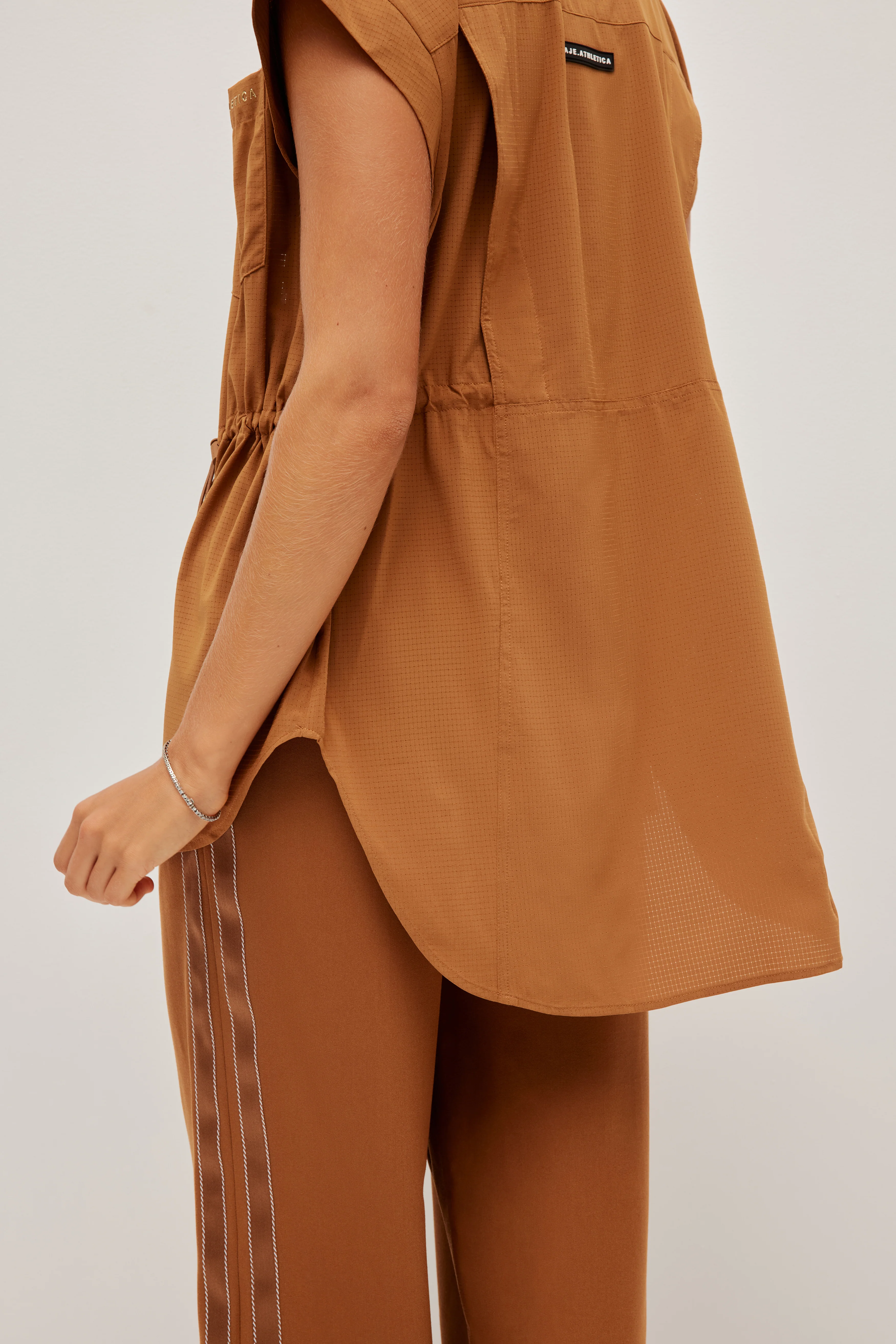 Sleeveless Shirt - Image 13
