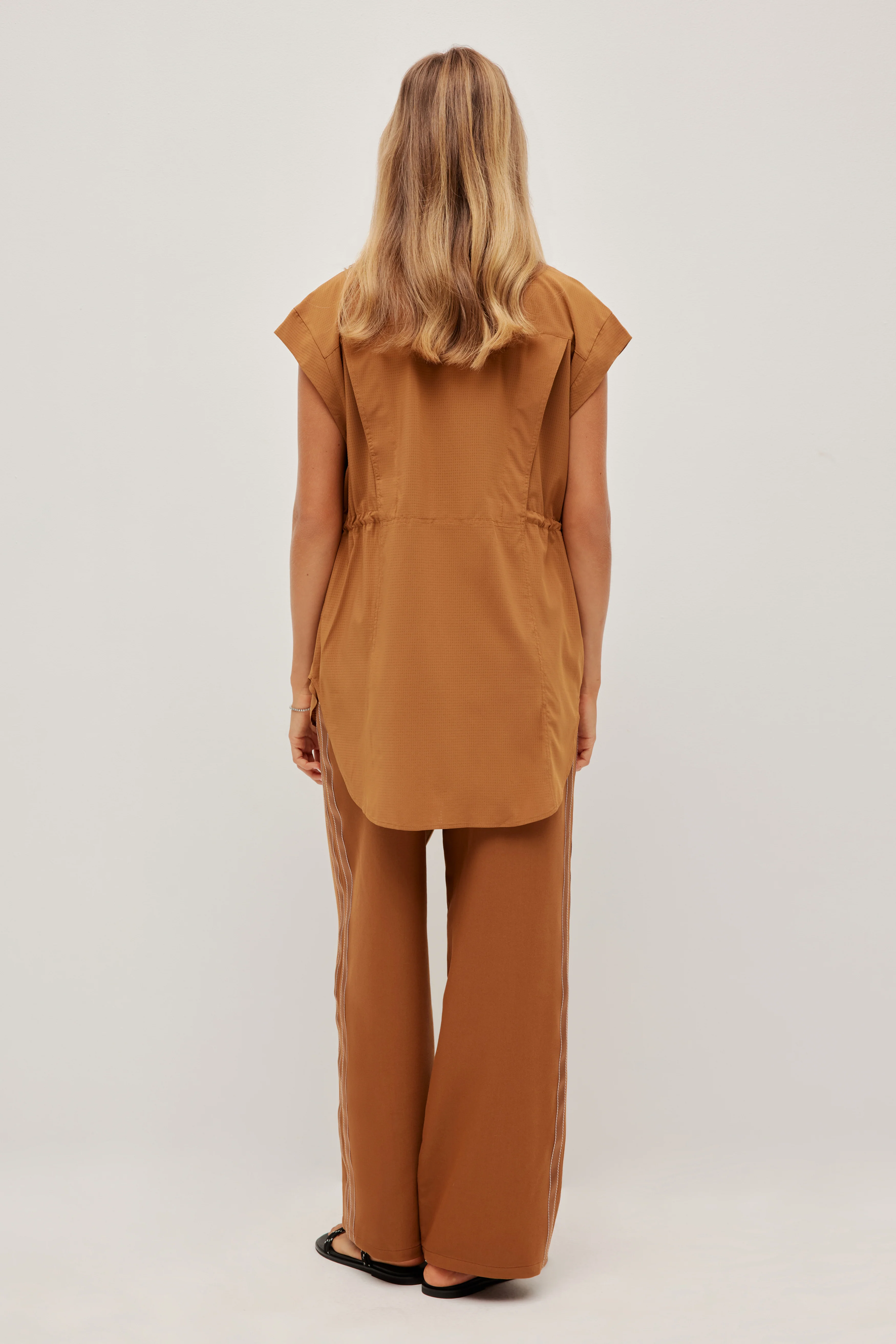 Sleeveless Shirt - Image 15