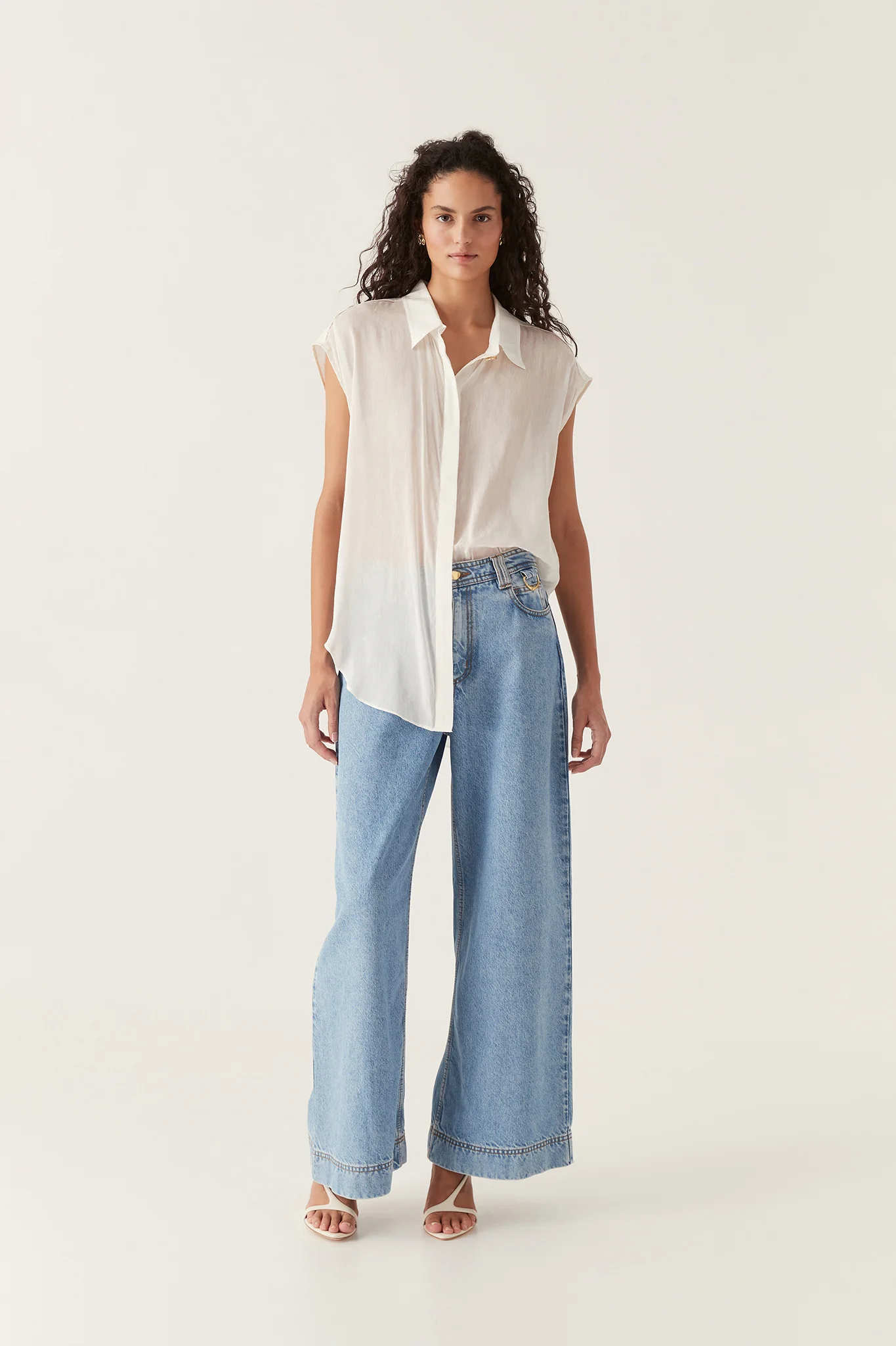 Solana Sleeveless Shirt - Image 3