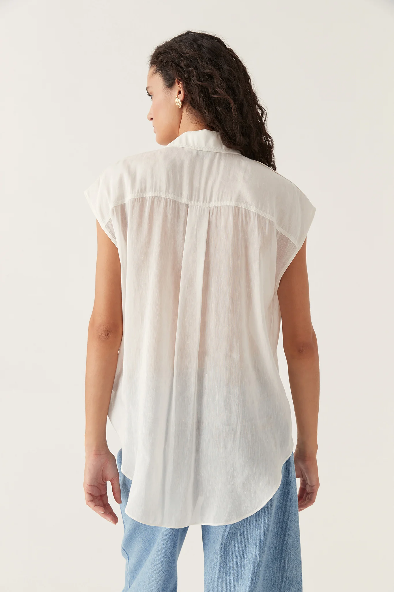 Solana Sleeveless Shirt - Image 6