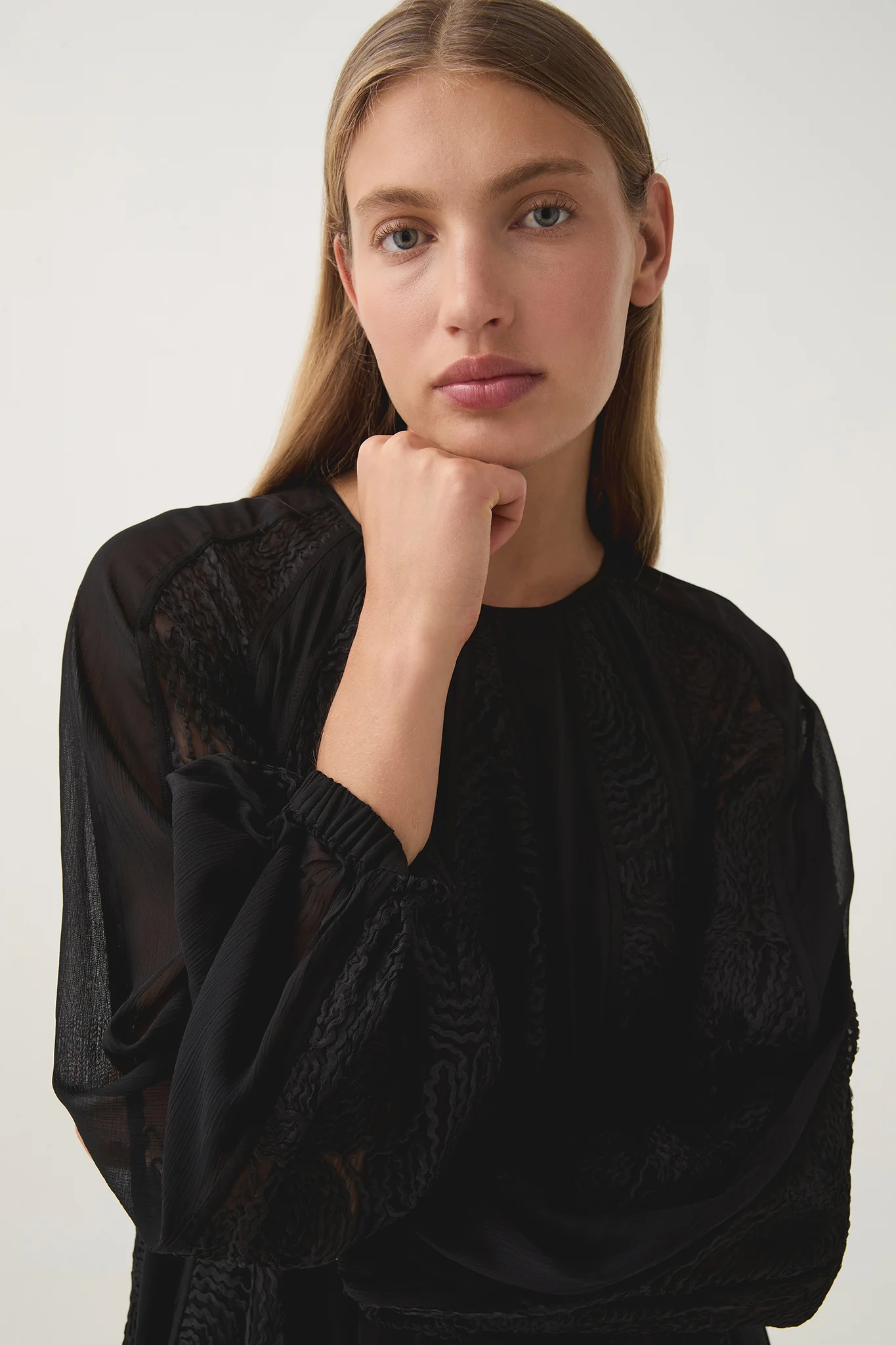 Soleil Blouson Lace Midi Dress - Image 4