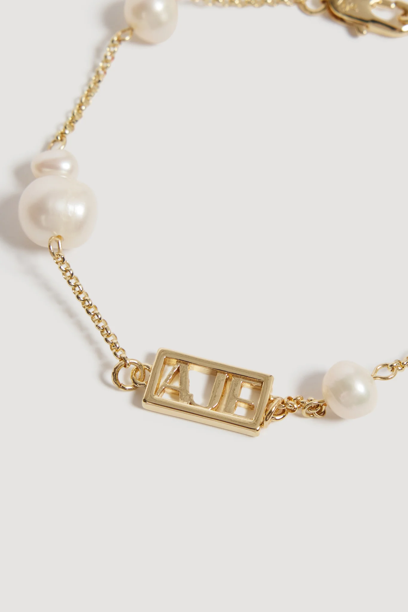 Swept Logo Pearl Bracelet - Image 2