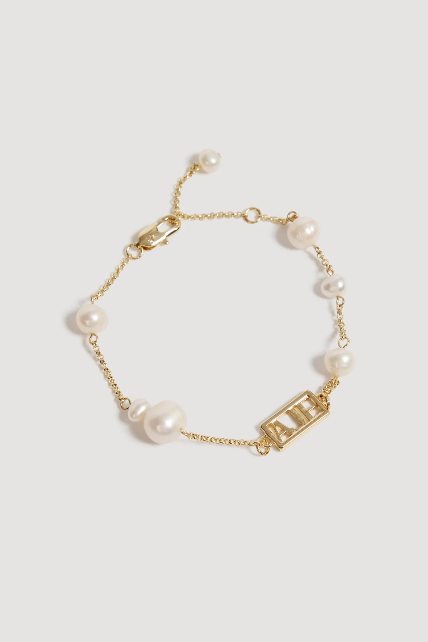 Swept Logo Pearl Bracelet - Image 3
